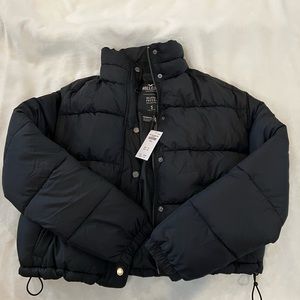 Hollister cropped puffer jacket NWT